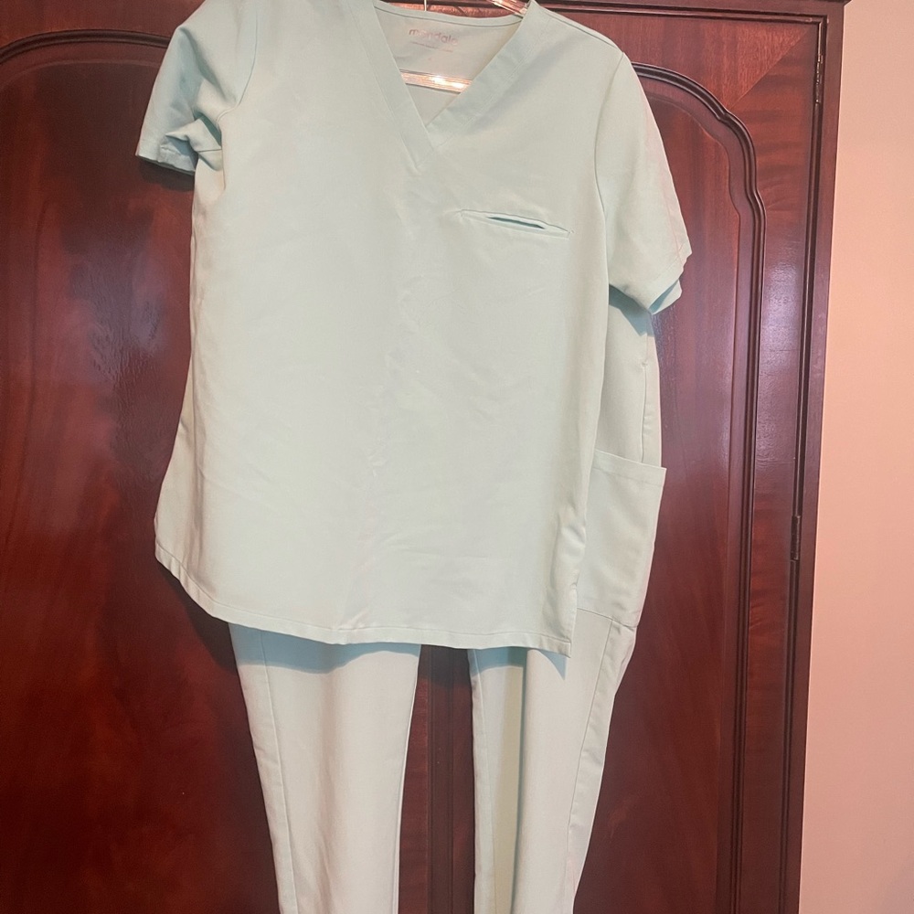 Mint Green Women's Scrub Set